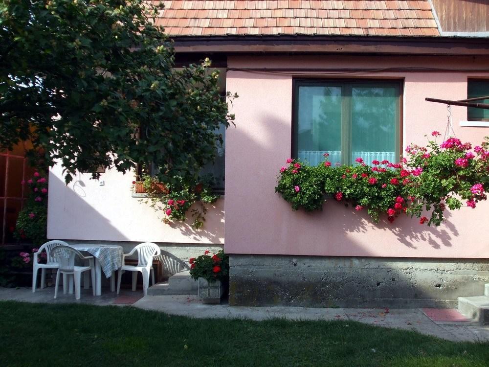 Lugas Szallas Jászberény Zewnętrze zdjęcie